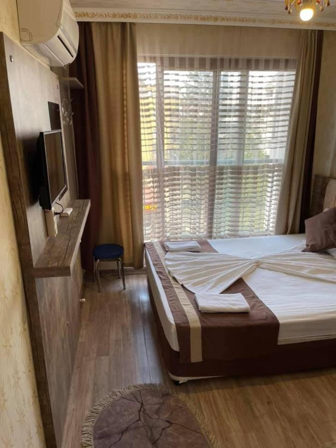 Oezguer Hotel Antalya Exterior photo